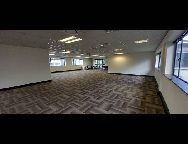187M² OFFICE TO LET IN BRYANSTON
